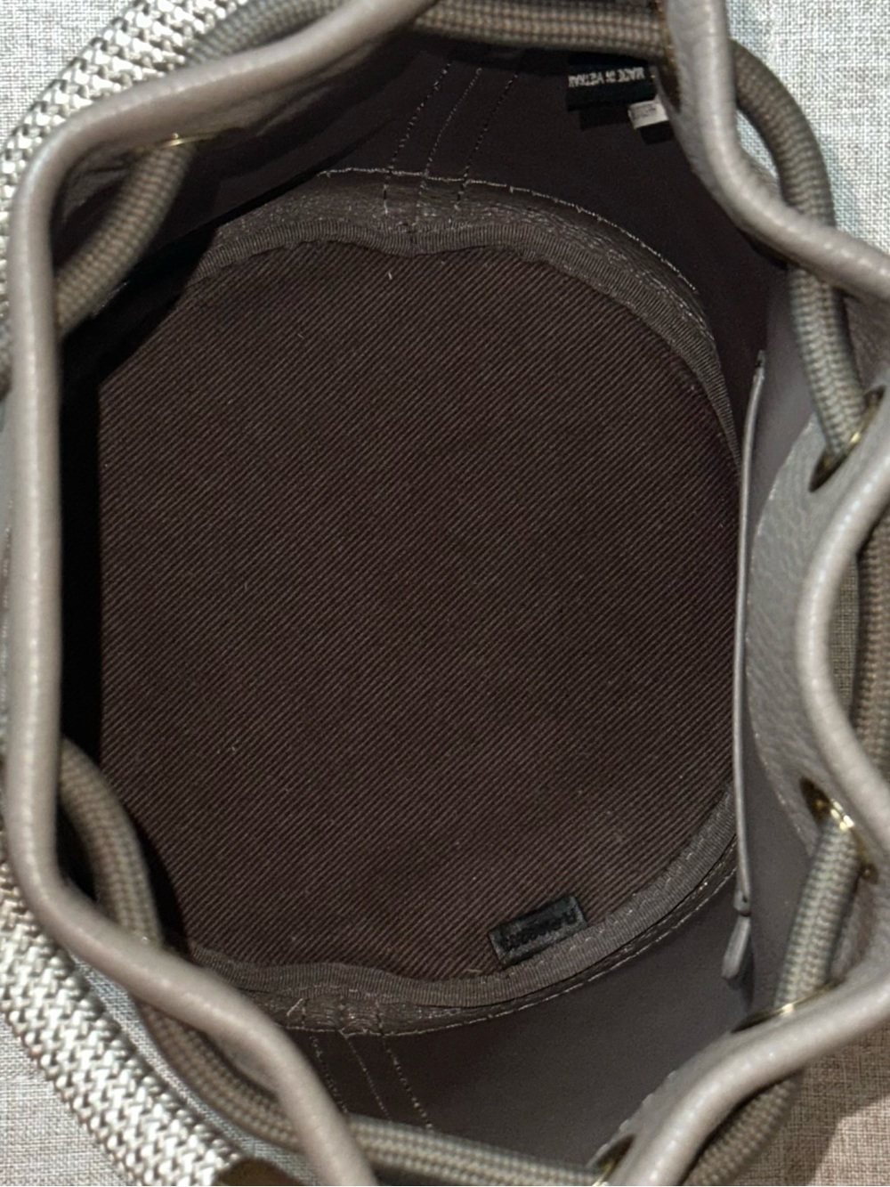 MARC JACOBS The Bucket Bag- Cement - Picture 8 of 16
